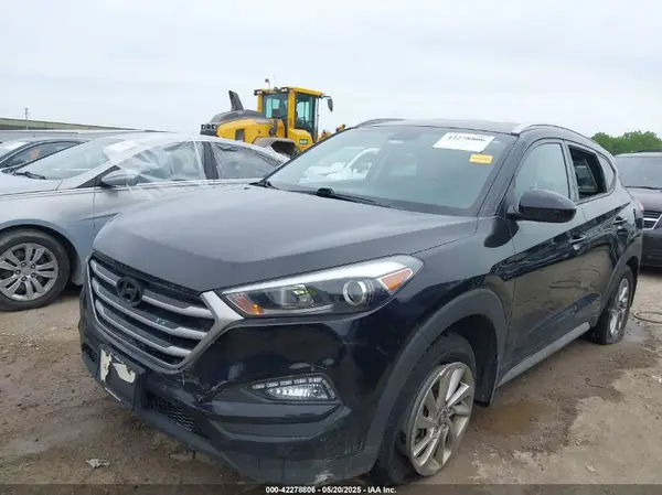KM8J33A4XJU683300 2018 HYUNDAI TUCSON - Image 2