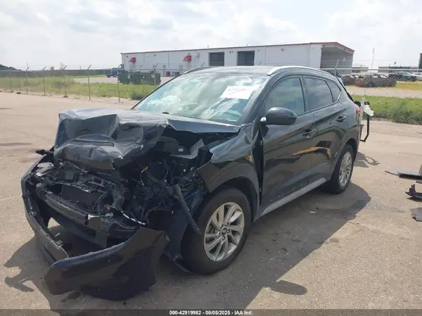 KM8J33A4XJU684527 2018 HYUNDAI TUCSON - Image 2