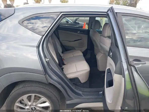 KM8J33A4XJU696550 2018 HYUNDAI TUCSON - Image 8