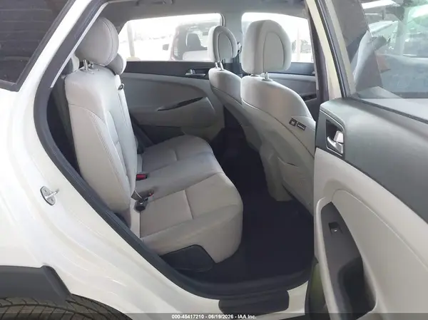 KM8J33A4XJU709362 2018 HYUNDAI TUCSON - Image 8