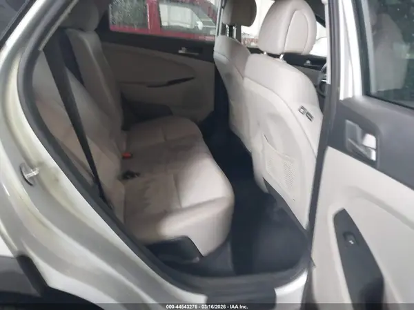 KM8J33A4XJU712777 2018 HYUNDAI TUCSON - Image 8