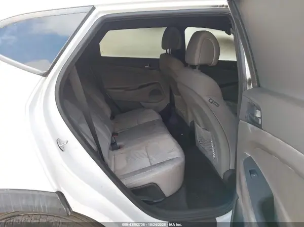 KM8J33A4XJU713962 2018 HYUNDAI TUCSON - Image 8