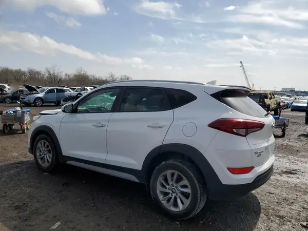 KM8J33A4XJU714805 2018 HYUNDAI TUCSON - Image 2