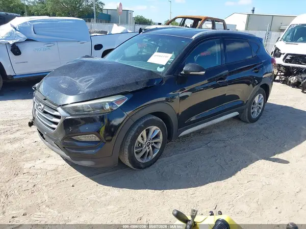 KM8J33A4XJU723245 2018 HYUNDAI TUCSON - Image 2