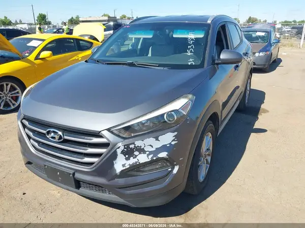 KM8J33A4XJU725772 2018 HYUNDAI TUCSON - Image 2