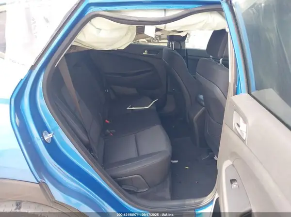 KM8J33A4XJU735721 2018 HYUNDAI TUCSON - Image 8
