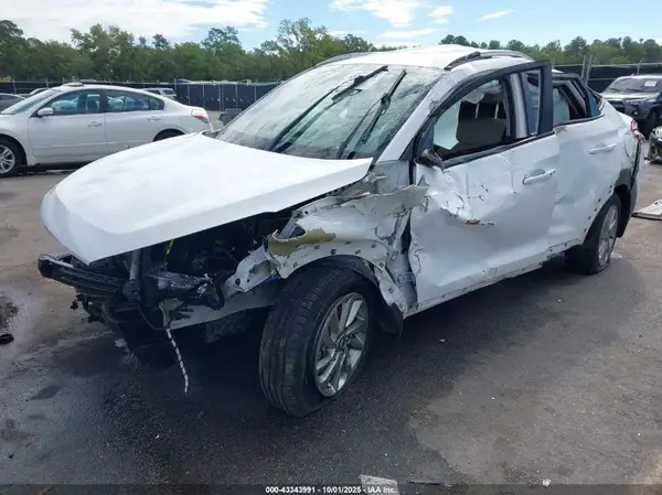 KM8J33A4XJU737775 2018 HYUNDAI TUCSON - Image 2