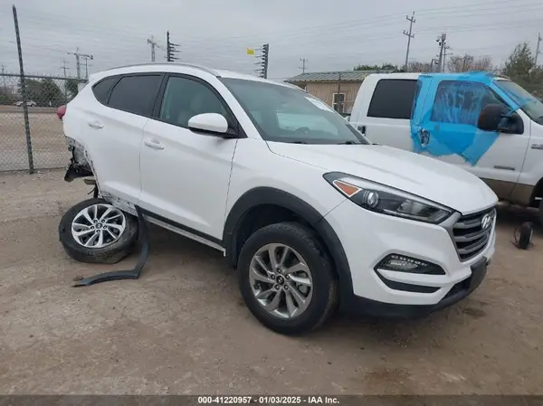 KM8J33A4XJU749778 2018 HYUNDAI TUCSON - Image 1