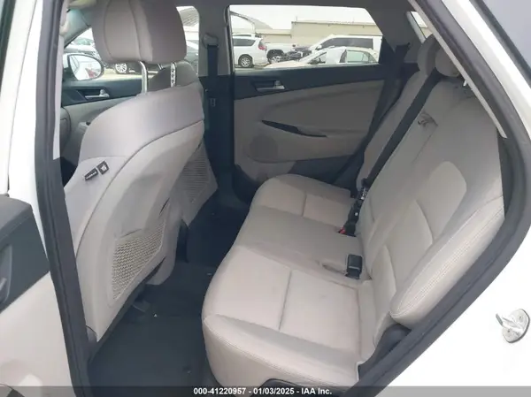 KM8J33A4XJU749778 2018 HYUNDAI TUCSON - Image 8