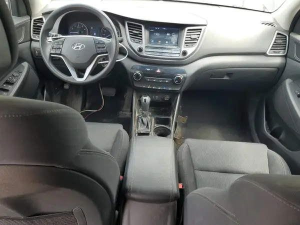 KM8J33A4XJU772882 2018 HYUNDAI TUCSON - Image 8