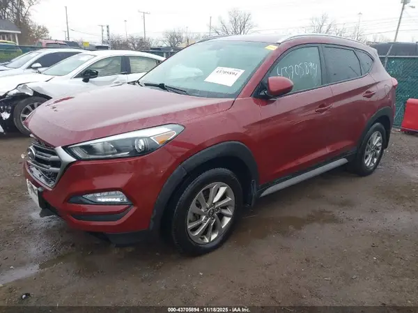 KM8J33A4XJU783865 2018 HYUNDAI TUCSON - Image 2