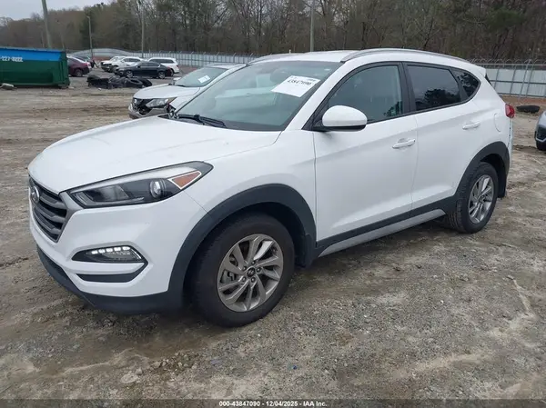 KM8J33A4XJU801295 2018 HYUNDAI TUCSON - Image 2