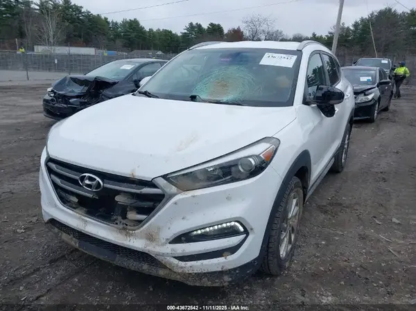 KM8J33A4XJU801331 2018 HYUNDAI TUCSON - Image 2