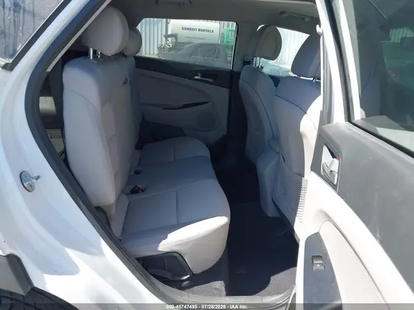 KM8J33A4XJU816993 2018 HYUNDAI TUCSON - Image 8