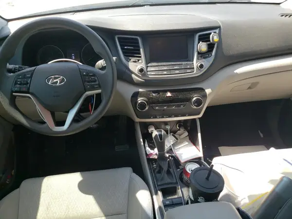 KM8J33A4XJU835592 2018 HYUNDAI TUCSON - Image 8