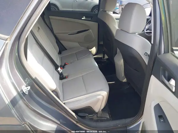 KM8J33A4XKU030256 2019 HYUNDAI TUCSON - Image 8