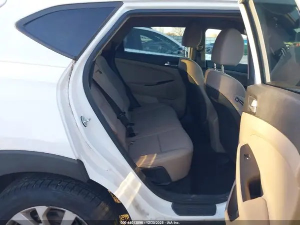 KM8J33A4XKU844276 2019 HYUNDAI TUCSON - Image 8