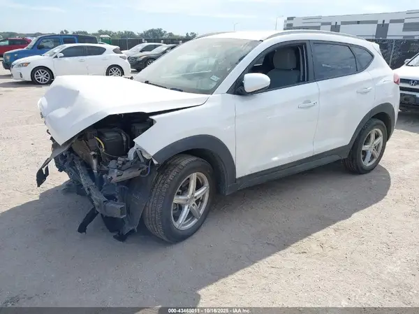 KM8J33A4XKU912625 2019 HYUNDAI TUCSON - Image 2
