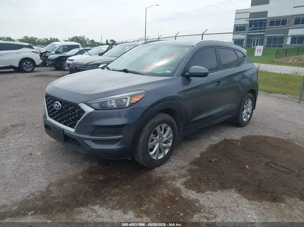 KM8J33A4XKU968175 2019 HYUNDAI TUCSON - Image 2