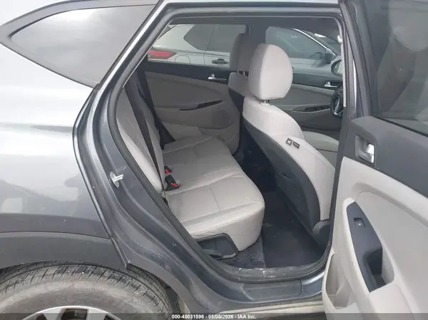 KM8J33A4XKU968175 2019 HYUNDAI TUCSON - Image 8