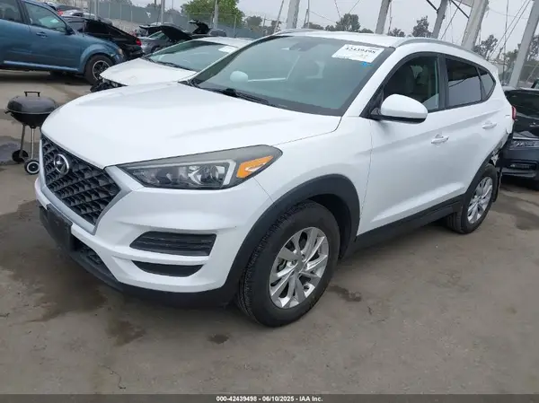 KM8J33A4XKU969116 2019 HYUNDAI TUCSON - Image 2