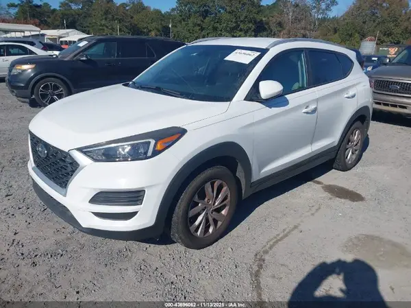 KM8J33A4XKU979967 2019 HYUNDAI TUCSON - Image 2