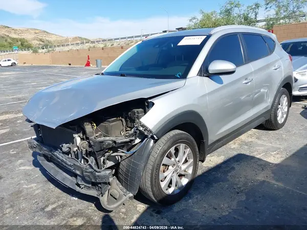 KM8J33A4XLU179980 2020 HYUNDAI TUCSON - Image 2