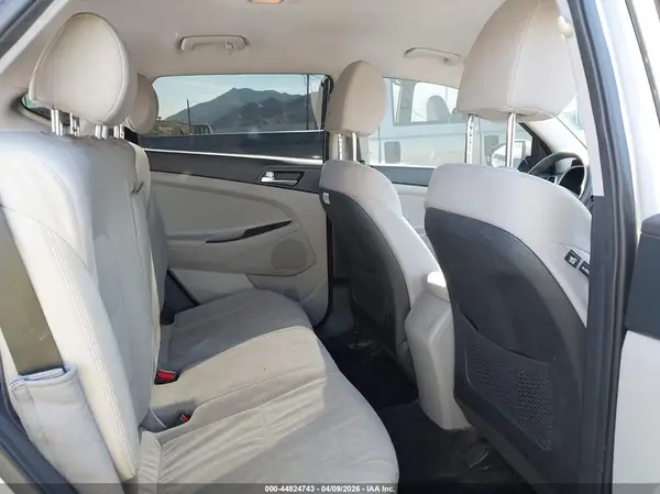 KM8J33A4XLU179980 2020 HYUNDAI TUCSON - Image 8