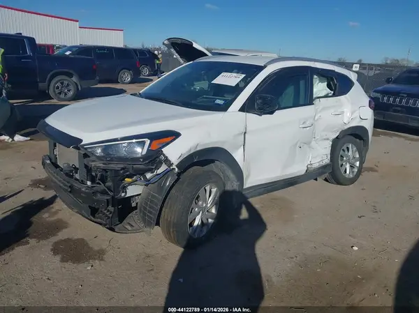 KM8J33A4XLU224951 2020 HYUNDAI TUCSON - Image 2