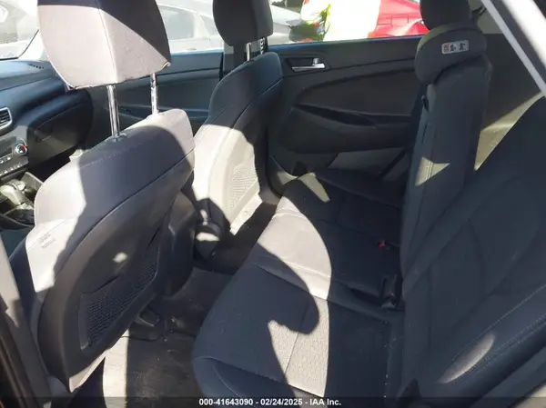 KM8J33A4XMU302596 2021 HYUNDAI TUCSON - Image 8