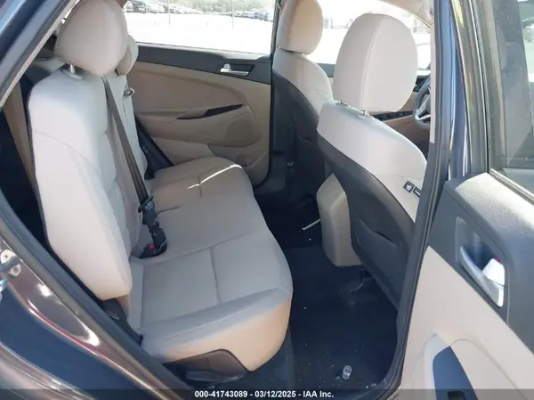 KM8J33A4XMU362300 2021 HYUNDAI TUCSON - Image 8