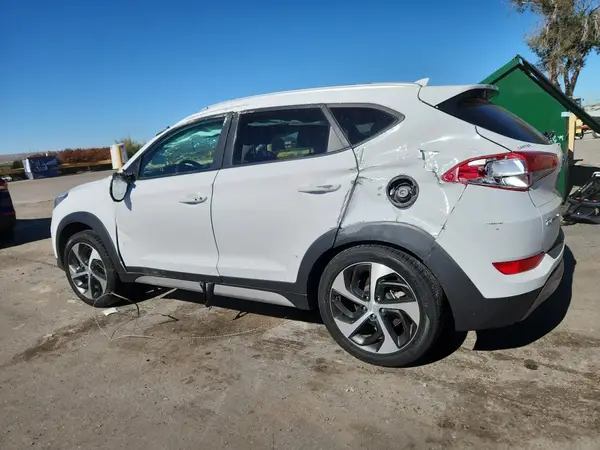 KM8J33AL0JU759789 2018 HYUNDAI TUCSON - Image 2