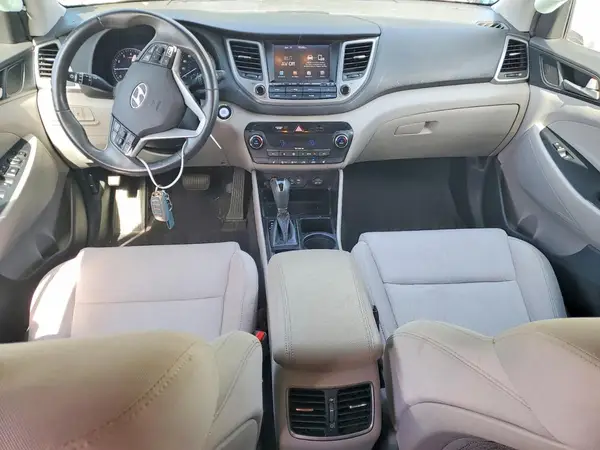 KM8J33AL0JU772459 2018 HYUNDAI TUCSON - Image 8