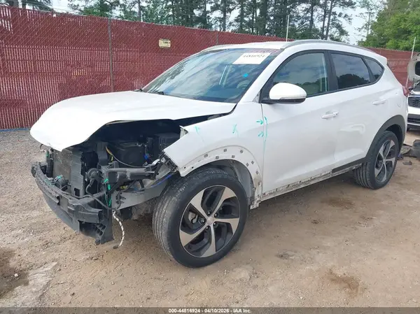 KM8J33AL0JU800647 2018 HYUNDAI TUCSON - Image 2