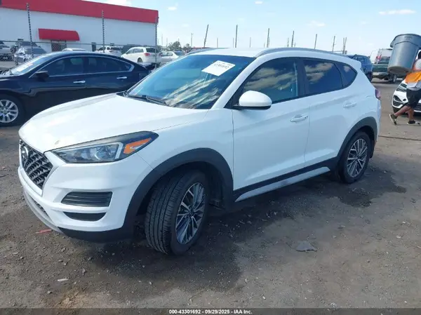 KM8J33AL0KU031469 2019 HYUNDAI TUCSON - Image 2