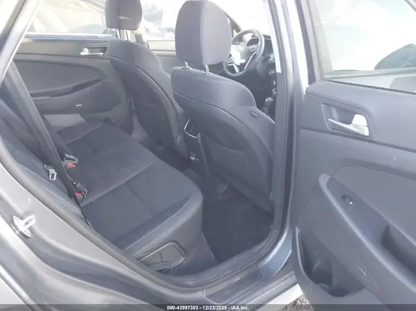 KM8J33AL0KU032301 2019 HYUNDAI TUCSON - Image 8