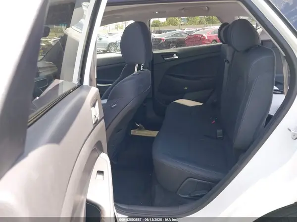 KM8J33AL0KU954552 2019 HYUNDAI TUCSON - Image 8