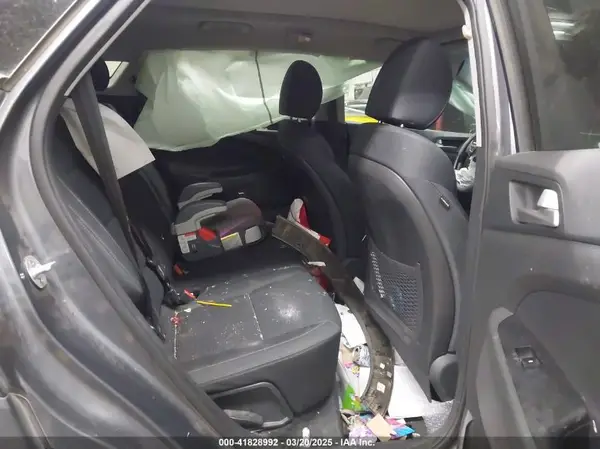 KM8J33AL0KU973425 2019 HYUNDAI TUCSON - Image 8