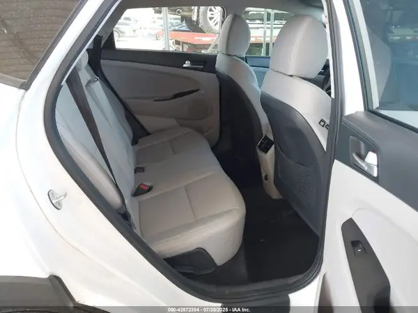 KM8J33AL0KU986367 2019 HYUNDAI TUCSON - Image 8