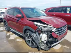 KM8J33AL1JU800561 2018 HYUNDAI TUCSON