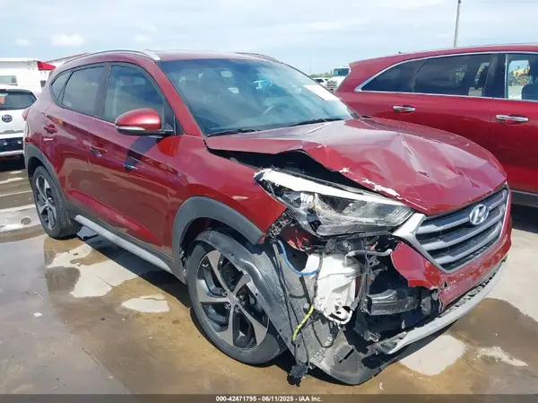 KM8J33AL1JU800561 2018 HYUNDAI TUCSON - Image 1