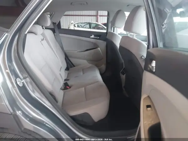 KM8J33AL1KU002871 2019 HYUNDAI TUCSON - Image 8