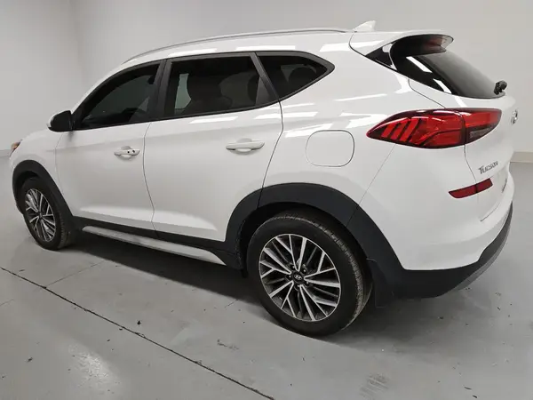 KM8J33AL1KU055375 2019 HYUNDAI TUCSON - Image 2