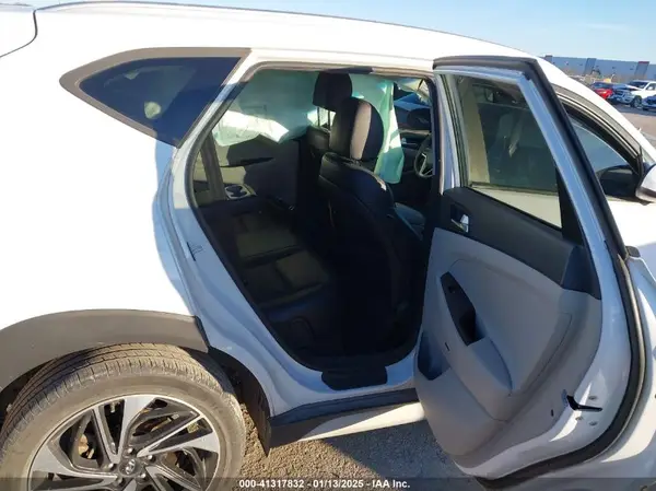 KM8J33AL1KU838499 2019 HYUNDAI TUCSON - Image 8