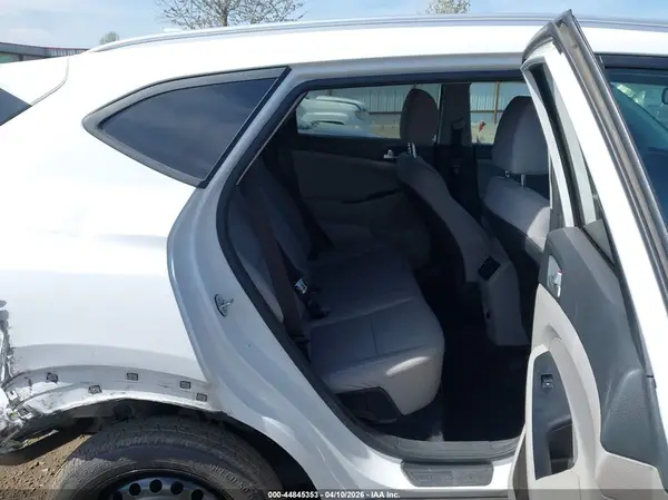 KM8J33AL1KU898086 2019 HYUNDAI TUCSON - Image 8