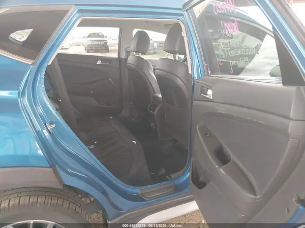 KM8J33AL1KU976978 2019 HYUNDAI TUCSON - Image 8