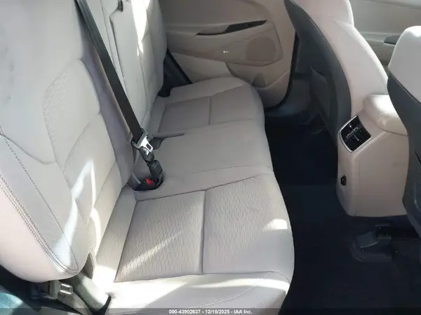 KM8J33AL1LU143599 2020 HYUNDAI TUCSON - Image 8