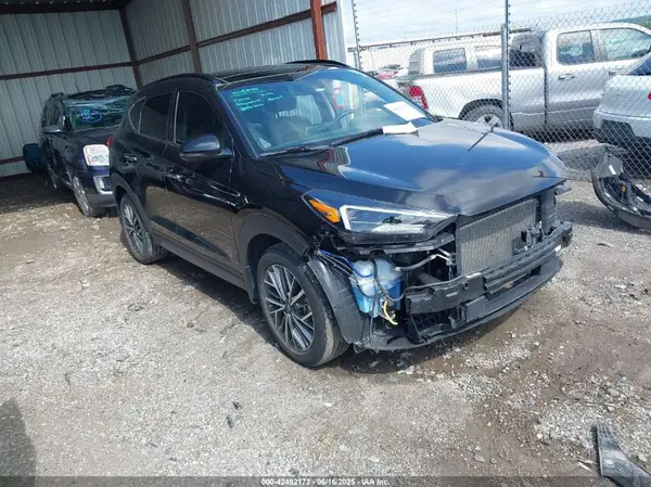KM8J33AL1MU304325 2021 HYUNDAI TUCSON - Image 1