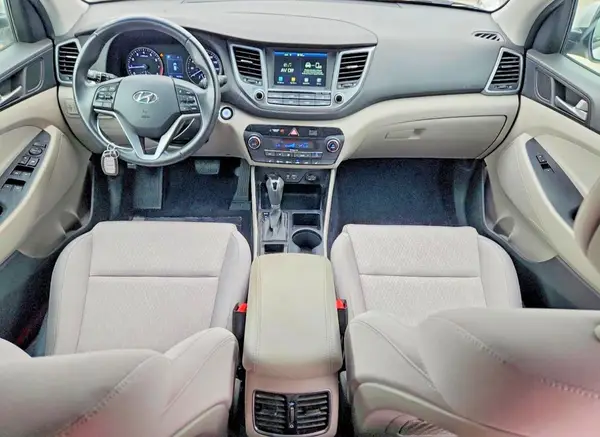 KM8J33AL2JU742105 2018 HYUNDAI TUCSON - Image 8