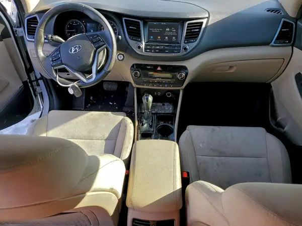 KM8J33AL2JU762077 2018 HYUNDAI TUCSON - Image 8